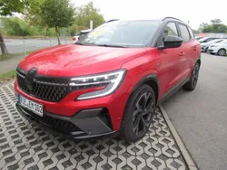Dezirrot metallic/dach black Gebraucht 2024 Renault Austral Iconic SUV | 41.500 € (Etwas zu teuer)