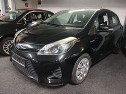 Schwarz Gebraucht 2013 Toyota Yaris Hybrid Life Kleinwagen | 9.900 € (Guter Preis)