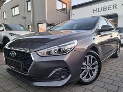Grau Gebraucht 2018 Hyundai i30 Limousine | 10.990 € (Fairer Preis)