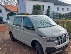 Grau Gebraucht 2024 VW T6.1 Van | 45.000 €
