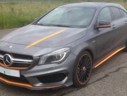 Grau metallic Gebraucht 2015 Mercedes CLA45 AMG Shooting Brake AMG Kombi | 39.500 € (Teuer)