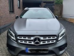 Grau Gebraucht 2019 Mercedes GLA200 AMG SUV | 18.900 €