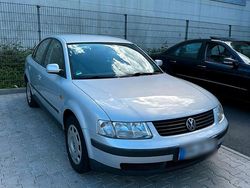 Silber Gebraucht 1997 VW Passat Limousine | 800 € (Guter Preis)