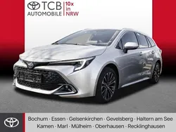 Silber Neu 2025 Toyota Corolla Limousine | 38.179 € (Etwas zu teuer)
