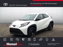 Weiß Gebraucht 2024 Toyota Aygo X-play Kleinwagen | 15.460 €
