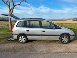 Silber Gebraucht 2000 Opel Zafira Van / Kleinbus | 7.200 €