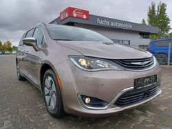 Gold Gebraucht 2018 Chrysler Pacifica Limited SUV | 35.990 € (Guter Preis)