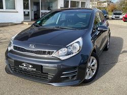Grau Gebraucht 2016 Kia Rio Kleinwagen | 8.900 € (Fairer Preis)