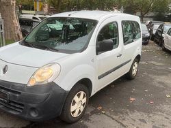 Weiß Gebraucht 2010 Renault Kangoo Authentique Van / Kleinbus | 2.200 € (Fairer Preis)