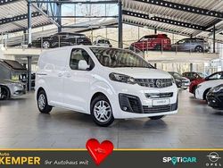 Jade weiß Gebraucht 2021 Opel Vivaro-e Combi Edition Van | 20.766 € (Fairer Preis)