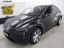 Schwarz Gebraucht 2023 Tesla Model Y Standard Range SUV | 33.400 €
