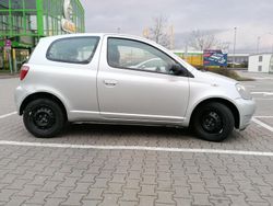 Silber Gebraucht 2001 Toyota Yaris Kleinwagen | 3.400 € (Teuer)