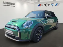 Grün Gebraucht 2022 Mini Cooper SE Hatch Kleinwagen | 20.890 € (Etwas zu teuer)