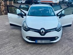 Weiß Gebraucht 2015 Renault Clio GrandTour Kombi | 5.500 € (Etwas zu teuer)
