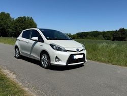 Weiß Gebraucht 2014 Toyota Yaris Hybrid Kleinwagen | 12.300 € (Teuer)