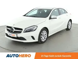 Weiß Gebraucht 2017 Mercedes A180 Style Limousine | 16.990 € (Fairer Preis)