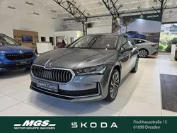 Graphitegrau metallic Neu 2024 Skoda Superb LAURIN & KLEMENT Kombi | 48.990 € (Superpreis)