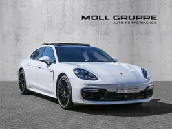 Weiß Gebraucht 2016 Porsche Panamera 4 Sport Limousine | 64.900 €
