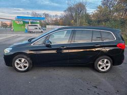 Schwarz Gebraucht 2017 BMW 218 Gran Tourer Luxury Line Van / Kleinbus | 12.800 € (Fairer Preis)