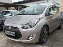 Beige Gebraucht 2018 Hyundai ix20 Space Plus Van / Kleinbus | 15.879 € (Etwas zu teuer)