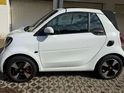 Weiß Gebraucht 2018 Smart ForTwo Cabrio Passion Cabrio | 12.499 € (Fairer Preis)