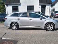 Silber Gebraucht 2010 Toyota Avensis Executive Kombi | 2.149 € (Fairer Preis)