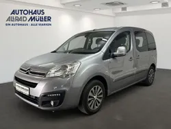 Grau Gebraucht 2018 Citroën Berlingo SELECTION Van / Kleinbus | 12.480 € (Teuer)