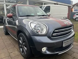Grau Gebraucht 2016 Mini Park Lane Countryman SUV | 12.280 €
