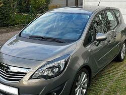 Braun Gebraucht 2010 Opel Meriva Van / Kleinbus | 5.950 € (Fairer Preis)