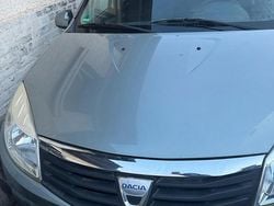 Blau Gebraucht 2010 Dacia Sandero Limousine | 2.000 € (Fairer Preis)