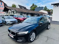 Schwarz Gebraucht 2019 Volvo V60 Momentum Kombi | 22.890 € (Fairer Preis)