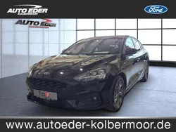 Obsidianschwarz (schwarz) Gebraucht 2020 Ford Focus ST-Line Limousine | 19.880 € (Fairer Preis)