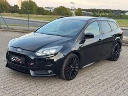 Schwarz Gebraucht 2013 Ford Focus ST Kombi | 6.950 € (Guter Preis)
