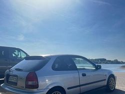 Grau Gebraucht 2001 Honda Civic Coupé | 2.500 €