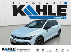 Blau Gebraucht 2025 VW Golf VIII R-line Limousine | 46.790 €