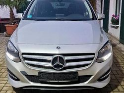Silber Gebraucht 2017 Mercedes B180 Van / Kleinbus | 10.500 € (Fairer Preis)