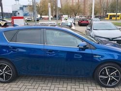 Blau Gebraucht 2018 Toyota Auris Hybrid Team Limousine | 15.800 € (Fairer Preis)