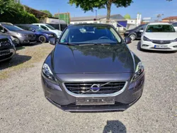 Grau Gebraucht 2014 Volvo V40 Kinetic Kombi | 9.980 € (Guter Preis)