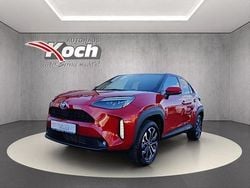 Karminarot metallic Gebraucht 2023 Toyota Yaris Hybrid Connect Style | 25.480 € (Fairer Preis)