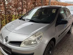 Silber Gebraucht 2008 Renault Clio II Authentique Limousine | 1.100 € (Guter Preis)