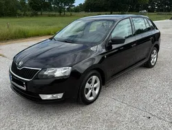 Schwarz Gebraucht 2015 Skoda Rapid Kombi | 5.900 € (Fairer Preis)