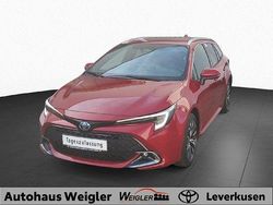 Rot Neu 2025 Toyota Corolla Limousine | 34.343 €