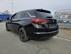 Schwarz Gebraucht 2022 Opel Astra Elegance Kombi | 9.150 €