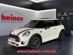 Weiss Gebraucht 2018 Mini ONE Kleinwagen | 15.799 € (Teuer)