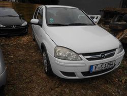 Weiß Gebraucht 2005 Opel Corsa Enjoy Limousine | 989 € (Guter Preis)