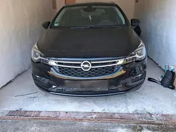 Schwarz Gebraucht 2018 Opel Astra Kombi | 10.700 € (Fairer Preis)