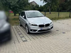 Silber Gebraucht 2017 BMW 218 Active Tourer Sport Line Van / Kleinbus | 13.200 € (Guter Preis)