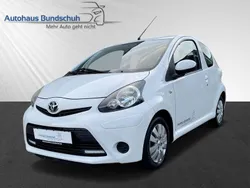 Pianosaweiß Gebraucht 2013 Toyota Aygo Cool Kleinwagen | 7.990 €