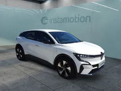 Weiß Gebraucht 2022 Renault Mégane Equilibre Limousine | 22.480 € (Fairer Preis)