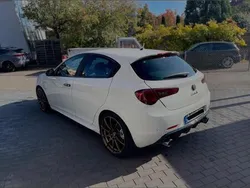 Weiß Gebraucht 2011 Alfa Romeo Giulietta Kleinwagen | 11.599 €